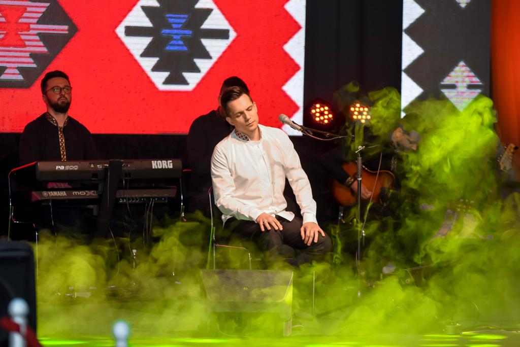 Armin Muzaferija pred koncert u glavnom gradu BiH: Sarajevo, Žuta tabija i sevdah su tri stvari u koje sam zaljubljen Armin Muzaferija pred koncert u glavnom gradu BiH: Sarajevo, Žuta tabija i sevdah su tri stvari u koje sam zaljubljen